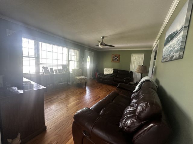 9 Caldwell Rd, Summertown, TN 38483