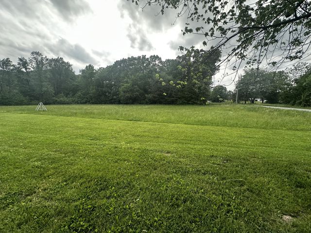 9 Caldwell Rd, Summertown, TN 38483