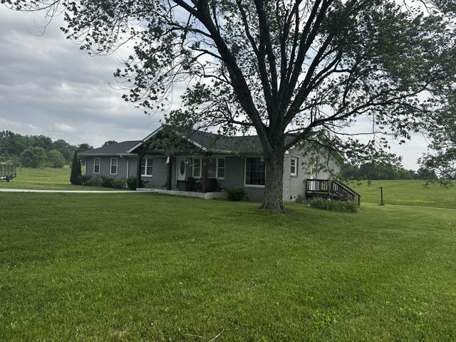 9 Caldwell Rd, Summertown, TN 38483