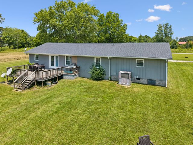 9 Caldwell Rd, Summertown, TN 38483
