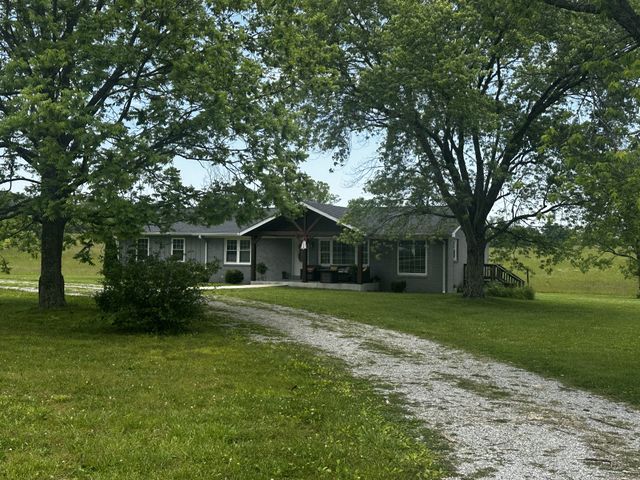 9 Caldwell Rd, Summertown, TN 38483