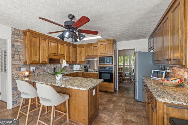 3906 Laurens Lane, Snellville, GA 30039