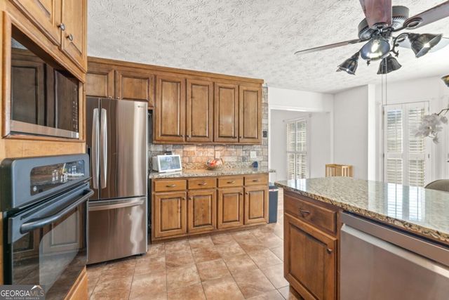 3906 Laurens Lane, Snellville, GA 30039
