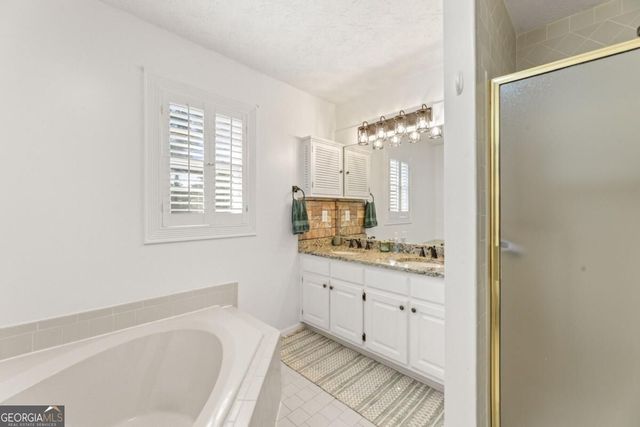 3906 Laurens Lane, Snellville, GA 30039