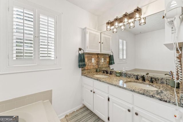 3906 Laurens Lane, Snellville, GA 30039