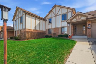 825 Thornton Court 2A, Schaumburg, IL 60193