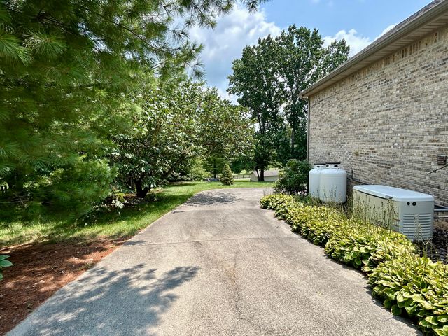 568 White Tail Run Drive, Somerset, KY 42503