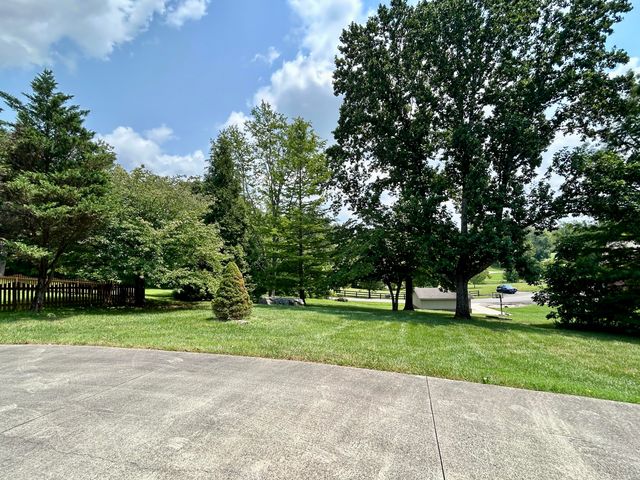 568 White Tail Run Drive, Somerset, KY 42503