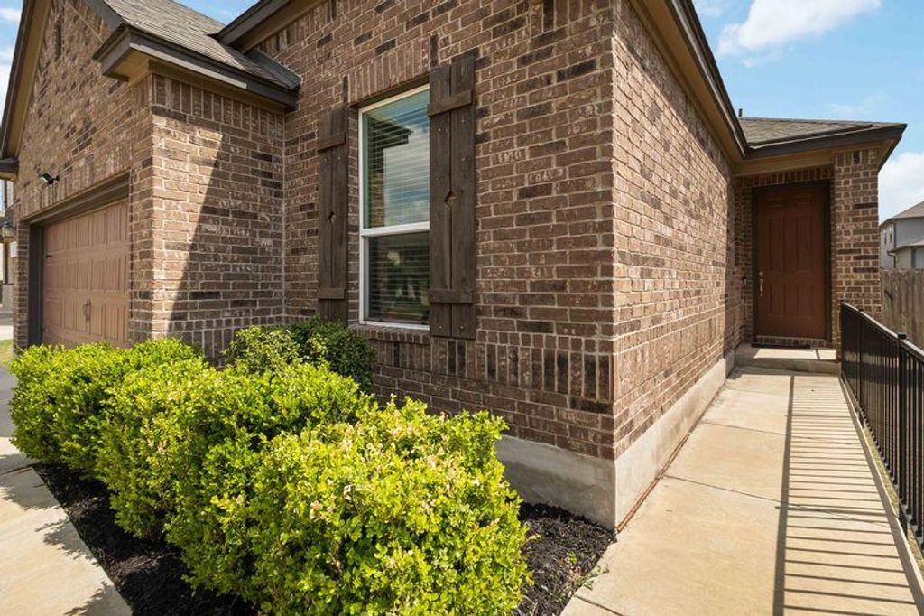 1911 Prickly Pear DR, Bastrop, TX 78602