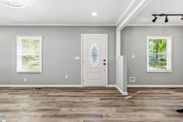 809 E Ferguson Street, Clinton, SC 29325