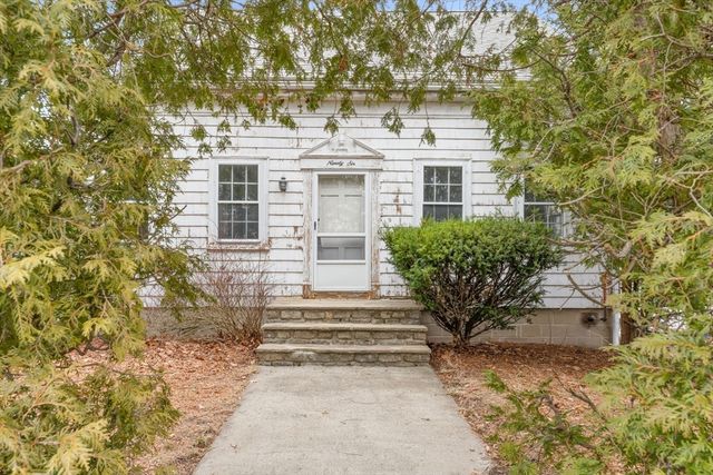 96 Water St, Danvers, MA 01923