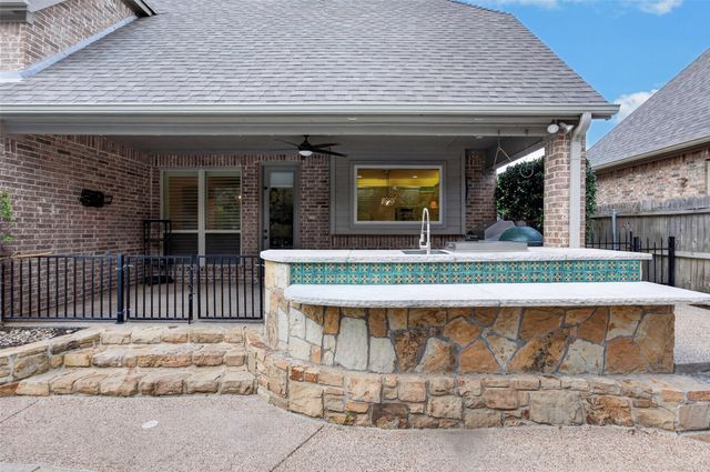 2204 Castle View Road, Mansfield, TX 76063