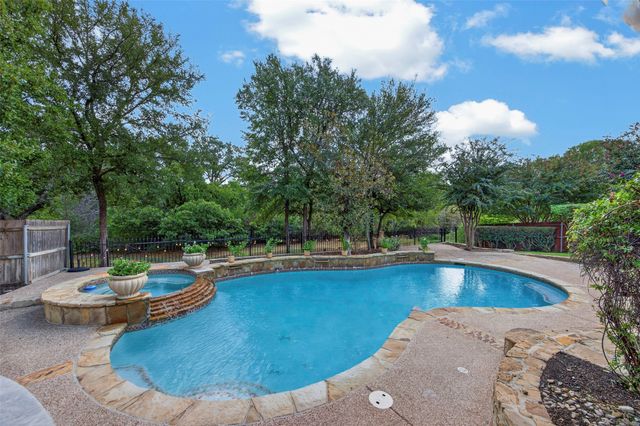 2204 Castle View Road, Mansfield, TX 76063