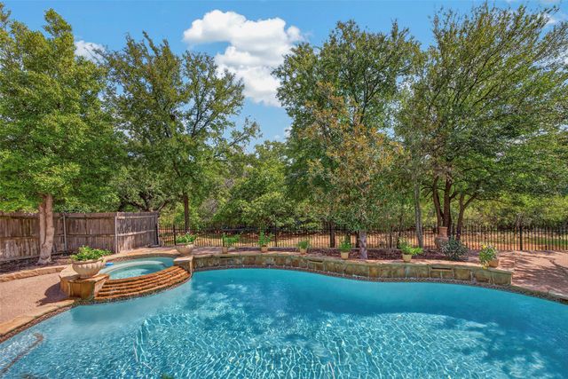 2204 Castle View Road, Mansfield, TX 76063
