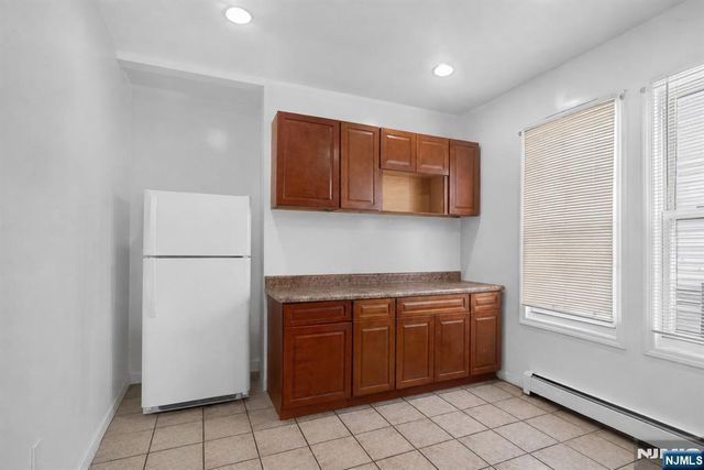 596 19th Street, Newark, NJ 07103