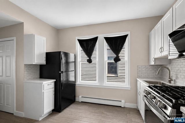 596 19th Street, Newark, NJ 07103