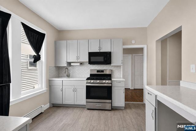 596 19th Street, Newark, NJ 07103