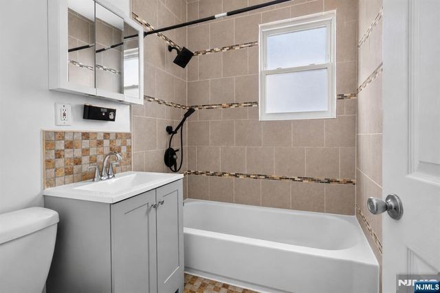 596 19th Street, Newark, NJ 07103