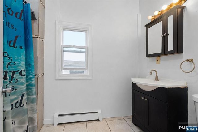 596 19th Street, Newark, NJ 07103