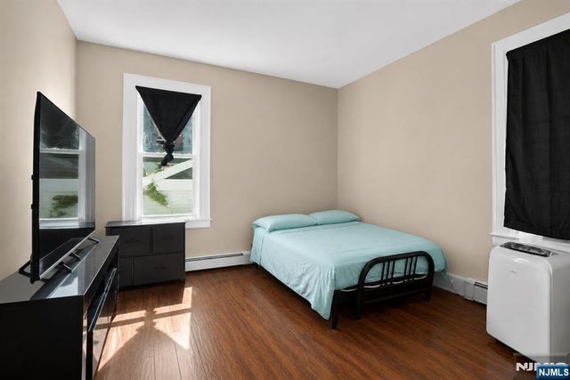 596 19th Street, Newark, NJ 07103