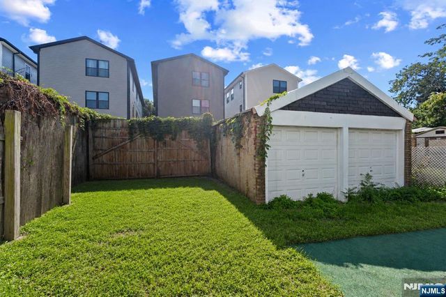 596 19th Street, Newark, NJ 07103