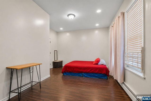 596 19th Street, Newark, NJ 07103