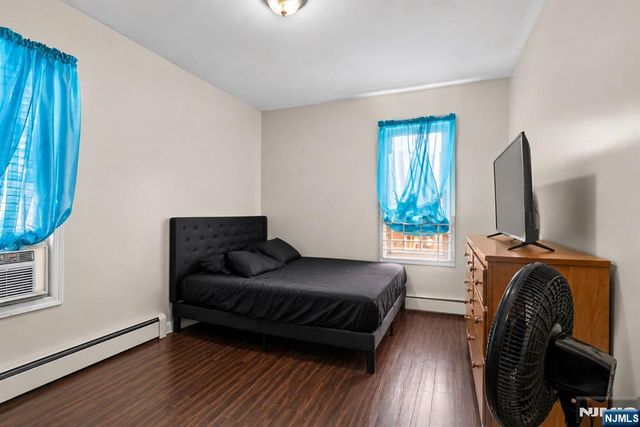 596 19th Street, Newark, NJ 07103