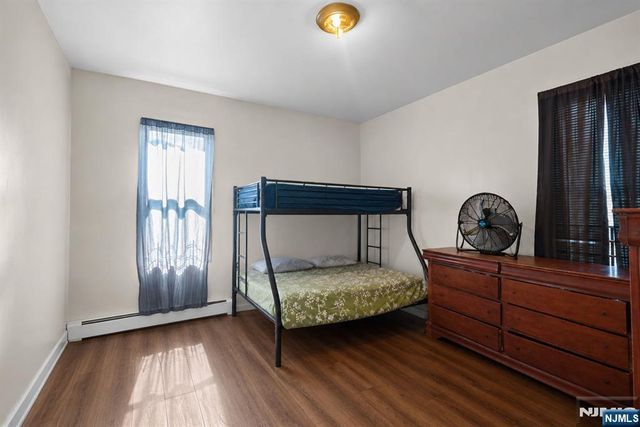 596 19th Street, Newark, NJ 07103