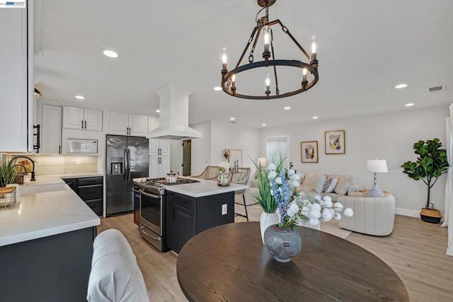 1861 Linden St, Livermore, CA 94551