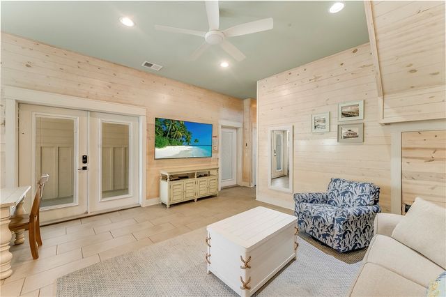 2821 S 11th St 101, Port Aransas, TX 78373