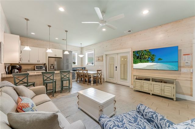 2821 S 11th St 101, Port Aransas, TX 78373