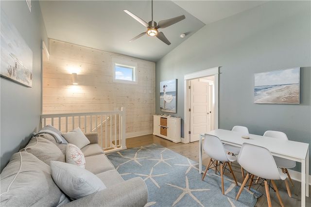 2821 S 11th St 101, Port Aransas, TX 78373