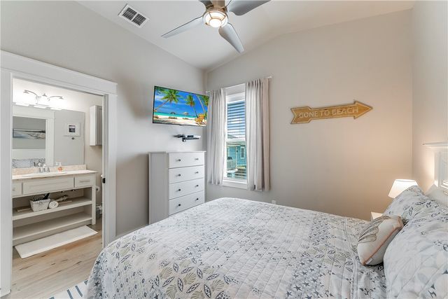 2821 S 11th St 101, Port Aransas, TX 78373