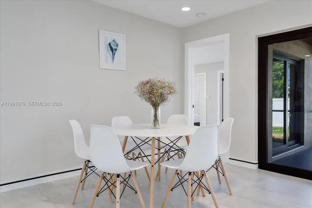 233 SE 4th Ter, Dania Beach, FL 33004