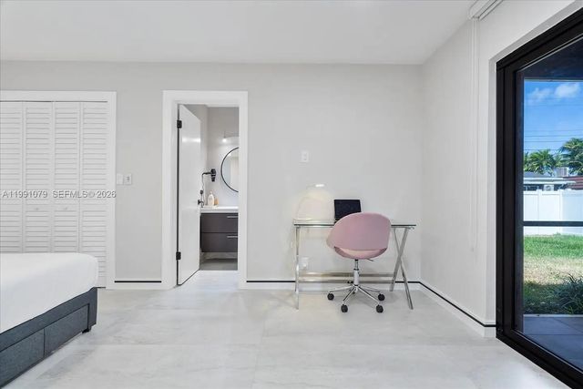 233 SE 4th Ter, Dania Beach, FL 33004