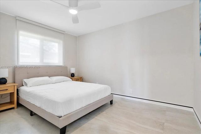 233 SE 4th Ter, Dania Beach, FL 33004