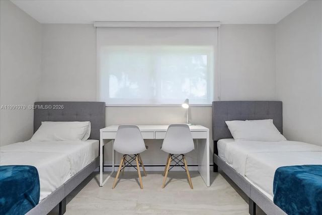 233 SE 4th Ter, Dania Beach, FL 33004