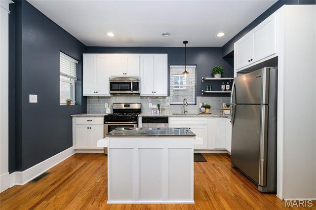 7242 Moller Avenue, Maplewood, MO 63143
