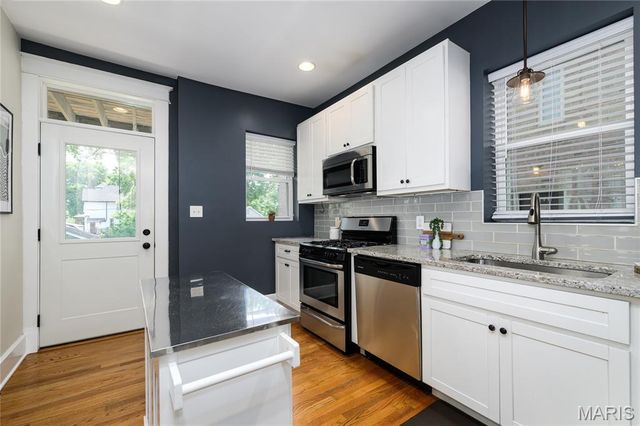 7242 Moller Avenue, Maplewood, MO 63143