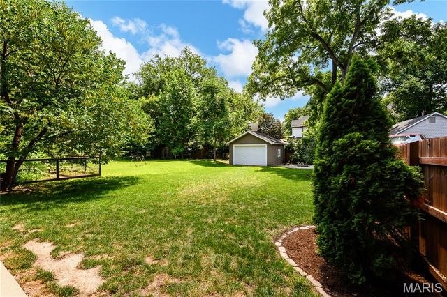 7242 Moller Avenue, Maplewood, MO 63143