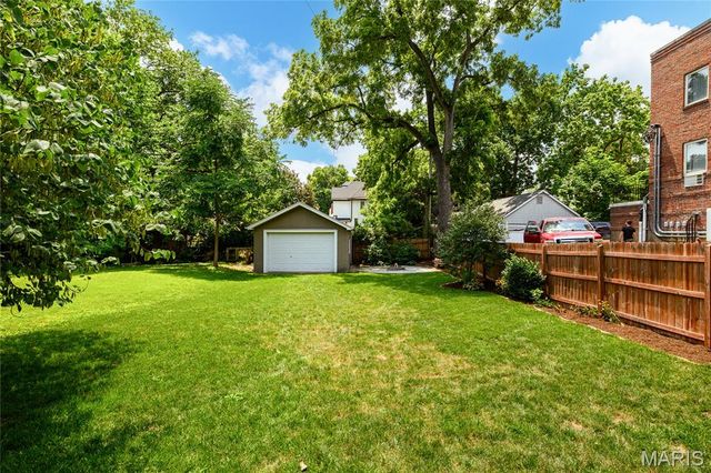 7242 Moller Avenue, Maplewood, MO 63143