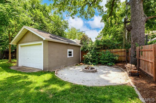 7242 Moller Avenue, Maplewood, MO 63143
