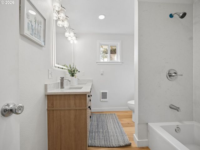 15532 Se LINCOLN St, Portland, OR 97233