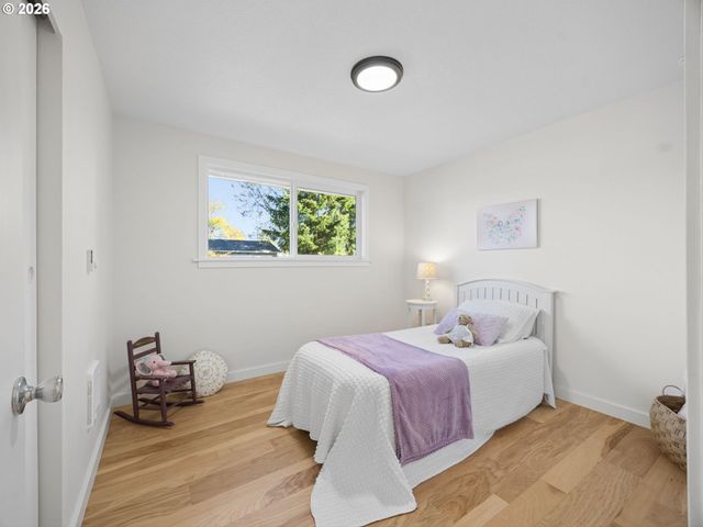 15532 Se LINCOLN St, Portland, OR 97233