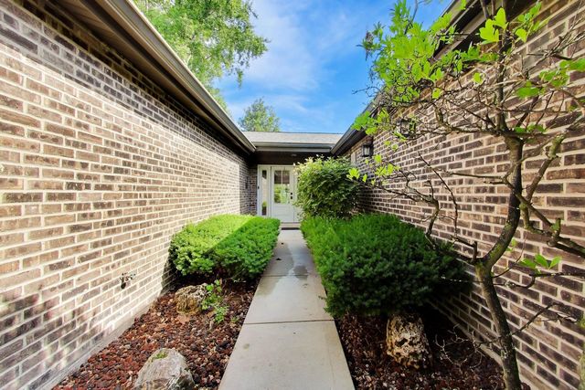 4044 Chester Drive, Glenview, IL 60026