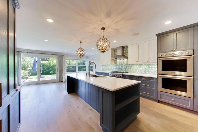 4044 Chester Drive, Glenview, IL 60026