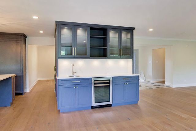 4044 Chester Drive, Glenview, IL 60026