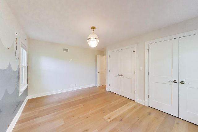 4044 Chester Drive, Glenview, IL 60026