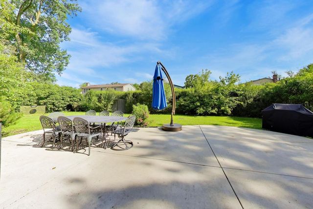 4044 Chester Drive, Glenview, IL 60026