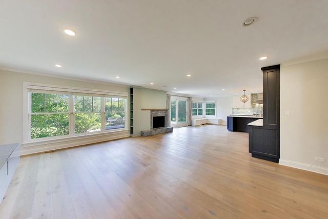 4044 Chester Drive, Glenview, IL 60026